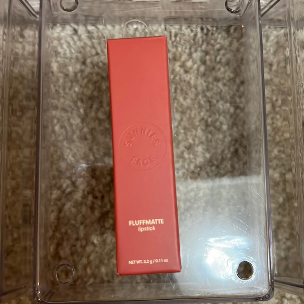 Fluff matte lipstick!! Brand new